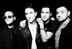 Walk The Moon — Shut Up And Dance With Me