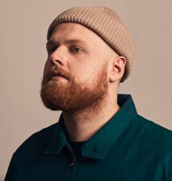 Tom Walker — Leave A Light On