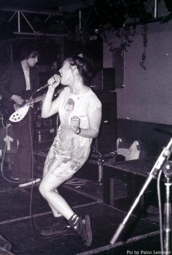 Bikini Kill — Tell Me So