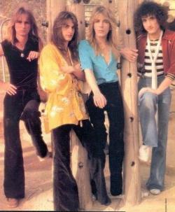 Quiet Riot — Cum On Feel The Noize