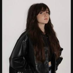 Victoria Niro  — Я просто в маму